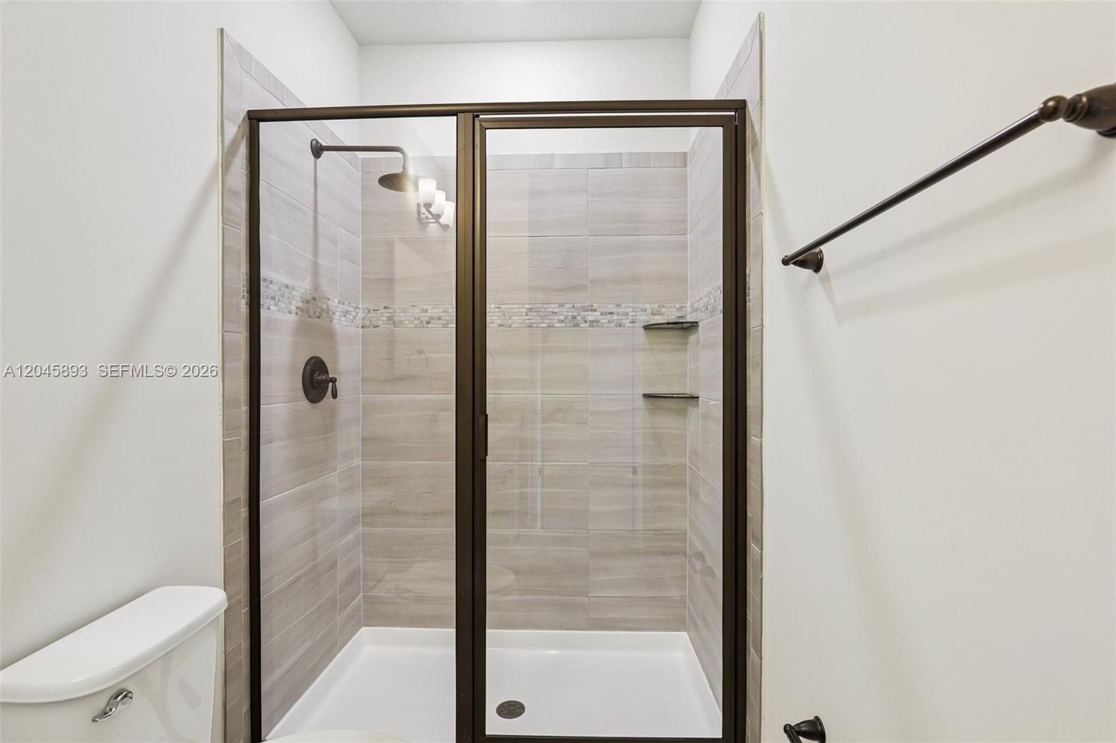 1636 3 / 3 1881 sq. ft. $ 2026-06-30 0 Photo