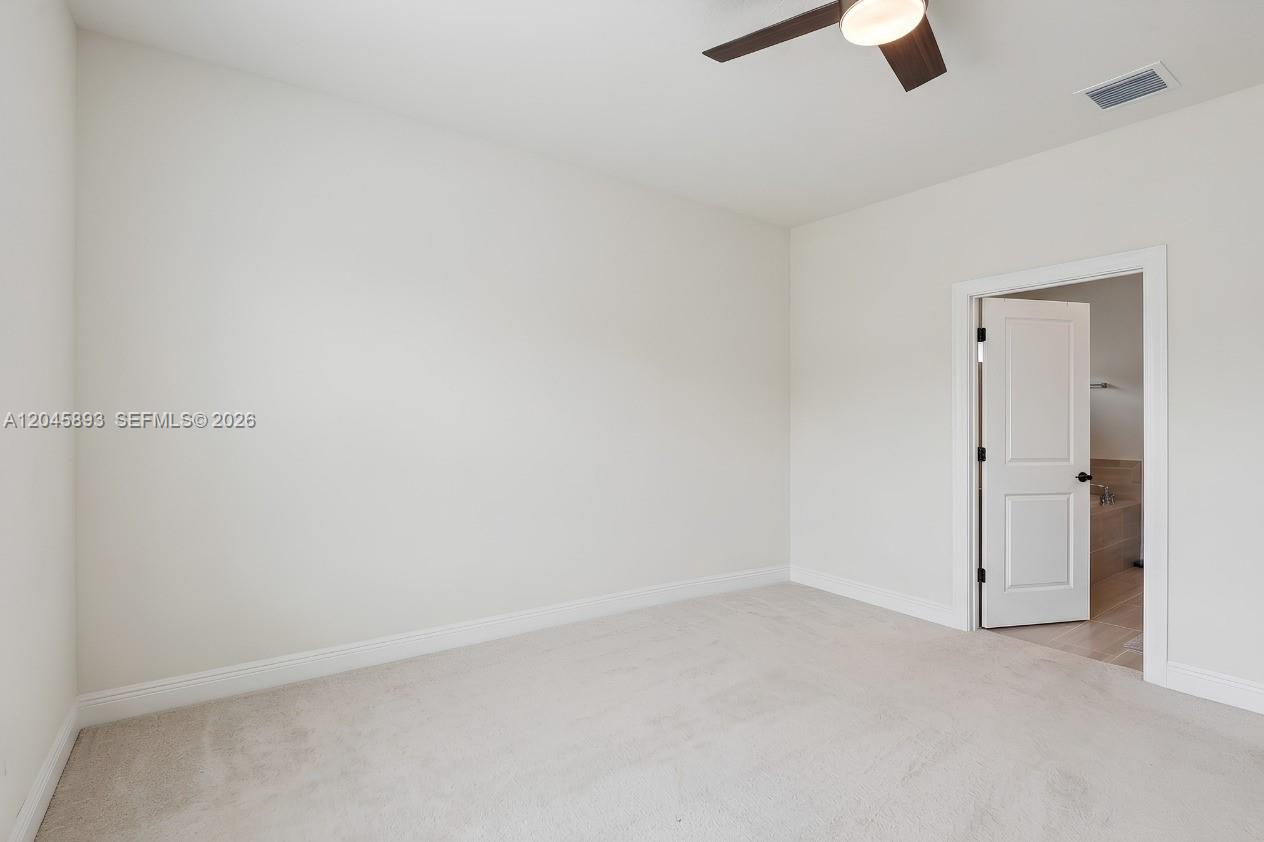 1636 3 / 3 1881 sq. ft. $ 2026-06-30 0 Photo