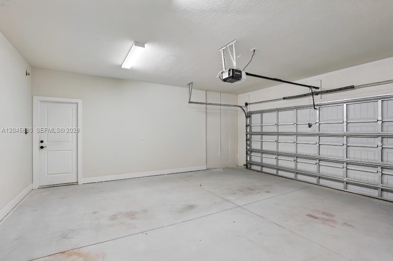 1636 3 / 3 1881 sq. ft. $ 2026-06-30 0 Photo
