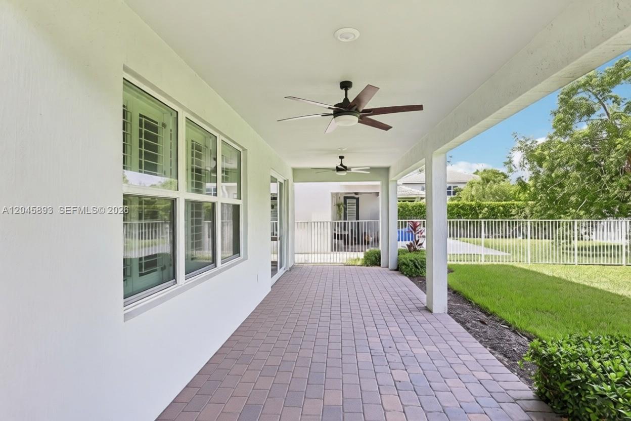 1636 3 / 3 1881 sq. ft. $ 2026-06-30 0 Photo