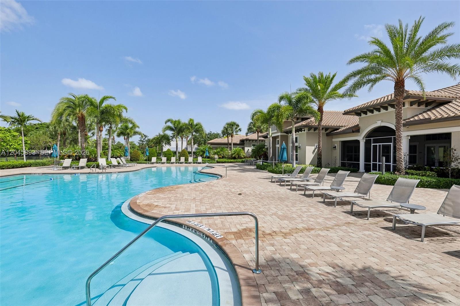 1636 3 / 3 1881 sq. ft. $ 2026-06-30 0 Photo