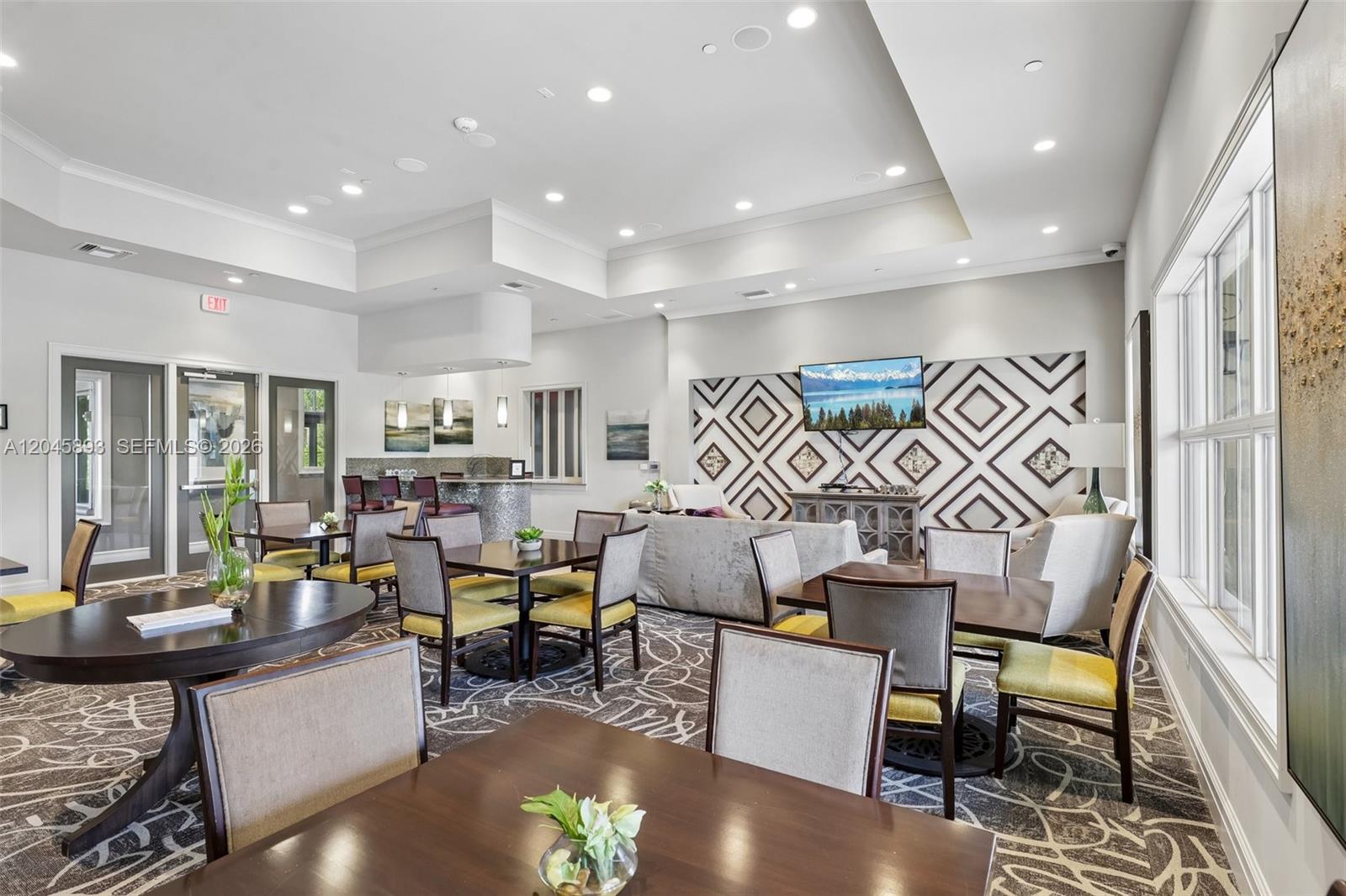 1636 3 / 3 1881 sq. ft. $ 2026-06-30 0 Photo