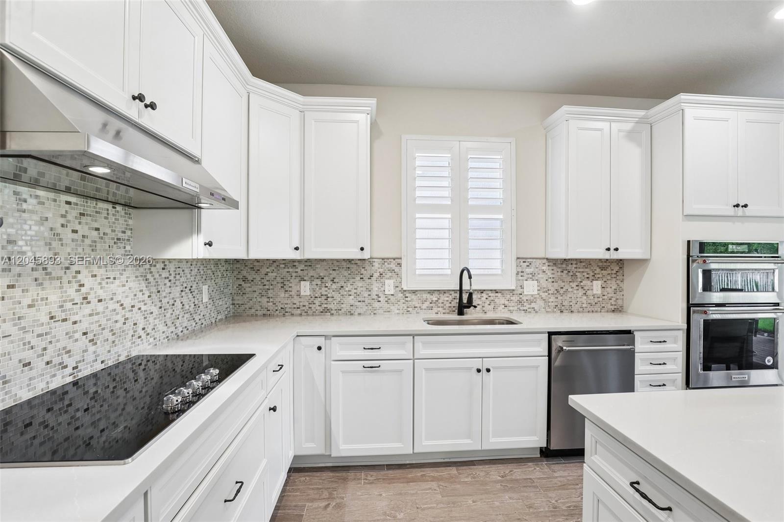 1636 3 / 3 1881 sq. ft. $ 2026-06-30 0 Photo