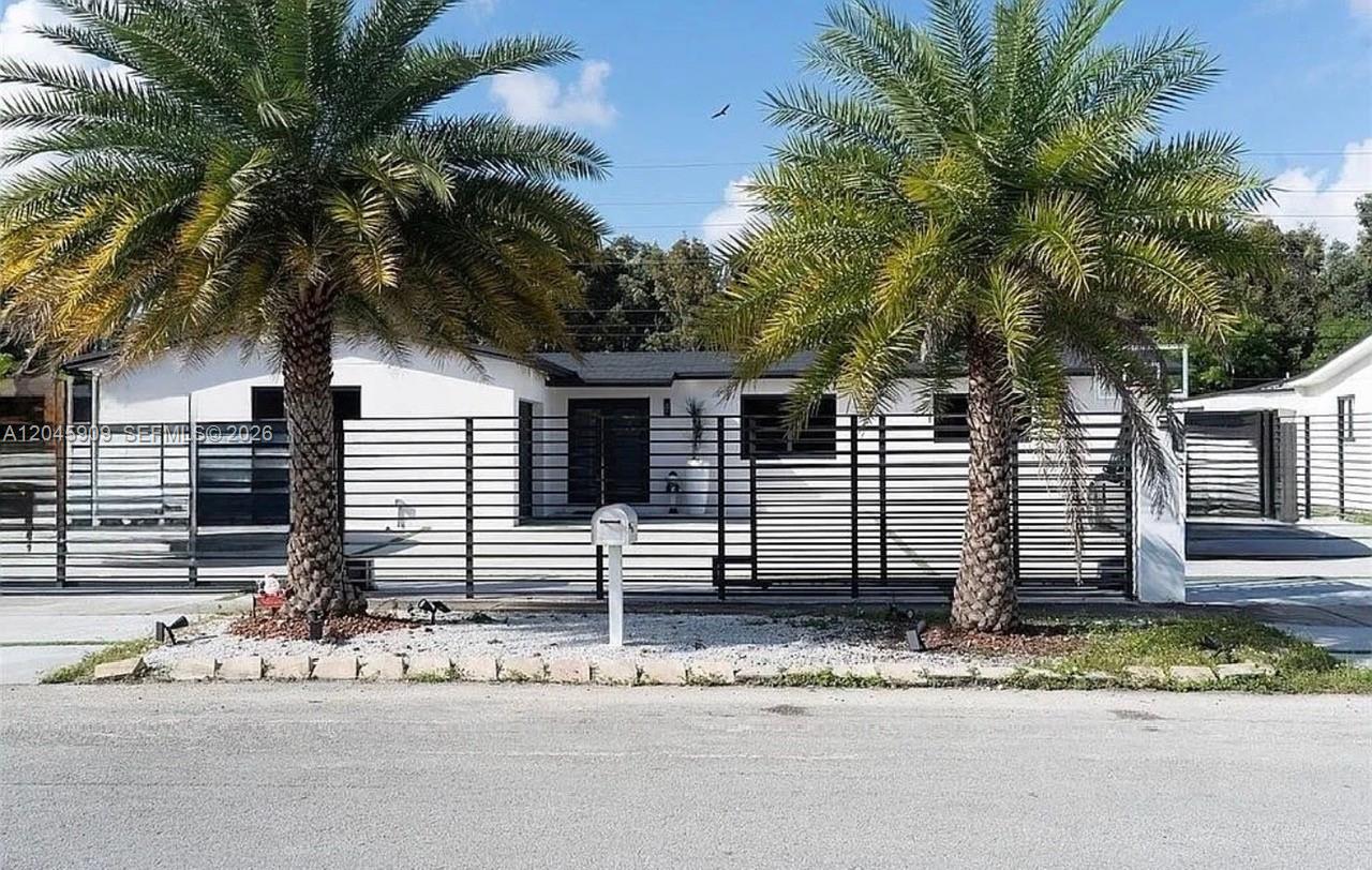 Ver detalles 18250 3 / 2 1988 sq. ft. $ 2026-08-12 0 foto