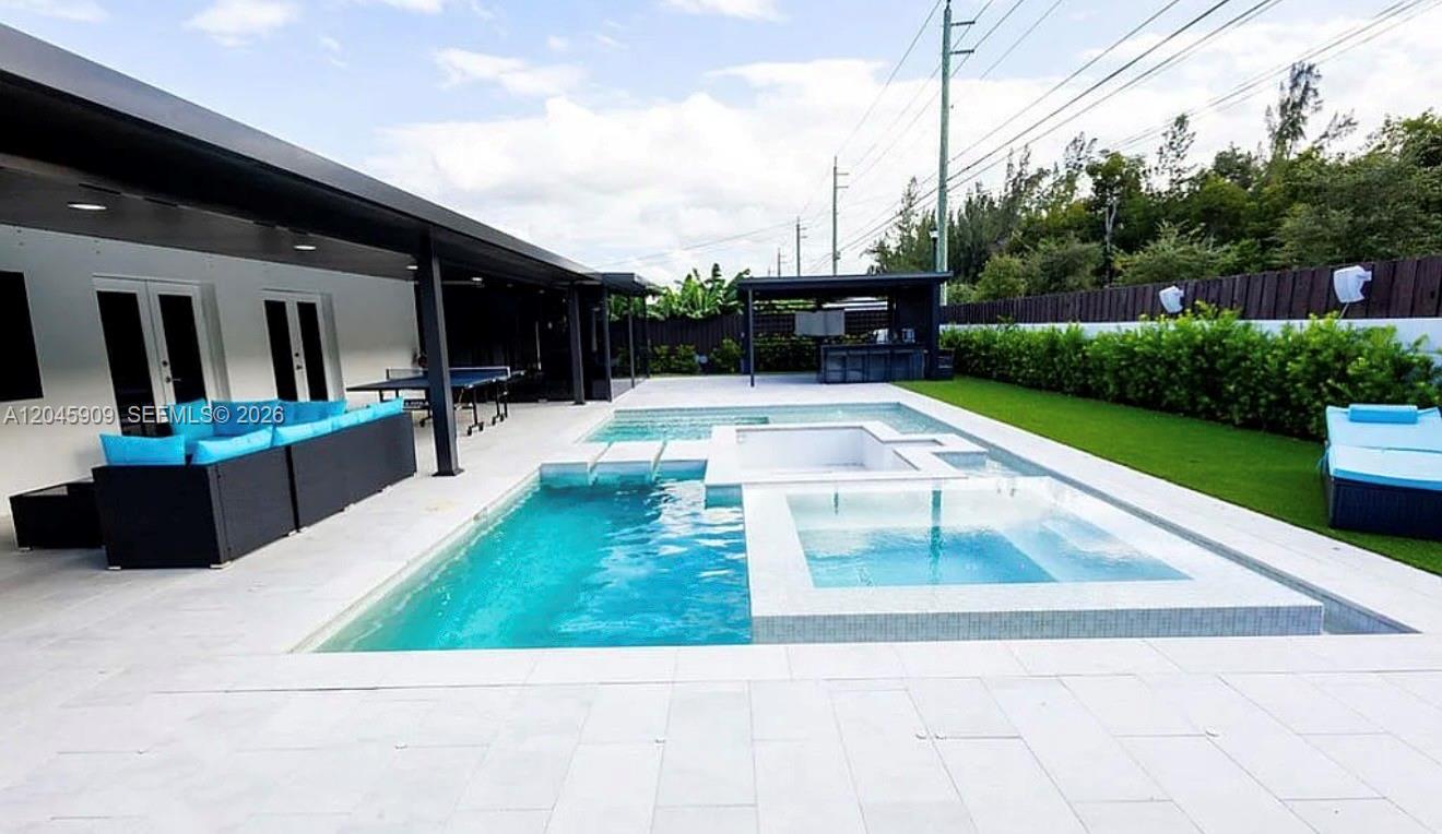 Ver detalles 18250 3 / 2 1988 sq. ft. $ 2026-08-12 0 foto