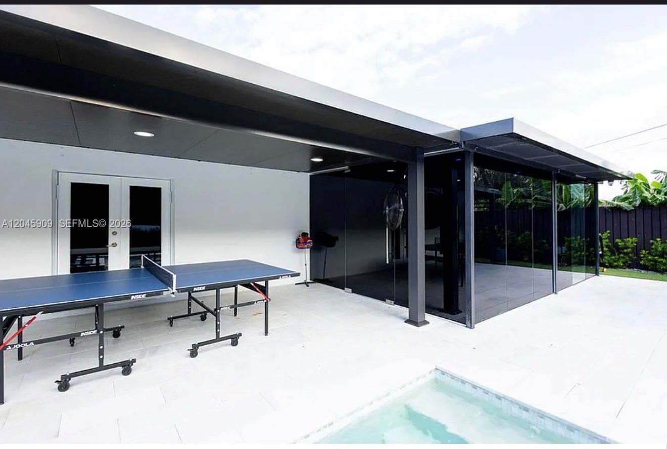 Ver detalles 18250 3 / 2 1988 sq. ft. $ 2026-08-12 0 foto