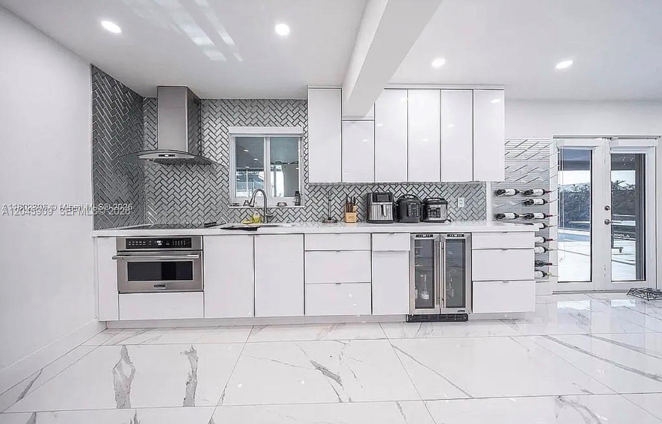 Ver detalles 18250 3 / 2 1988 sq. ft. $ 2026-08-12 0 foto