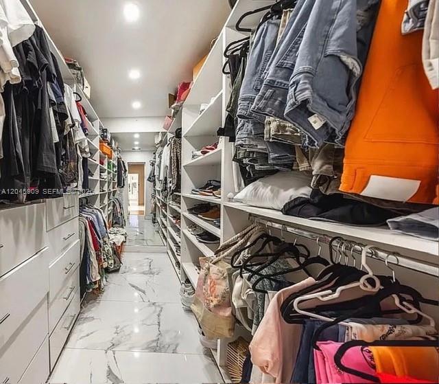 Ver detalles 18250 3 / 2 1988 sq. ft. $ 2026-08-12 0 foto