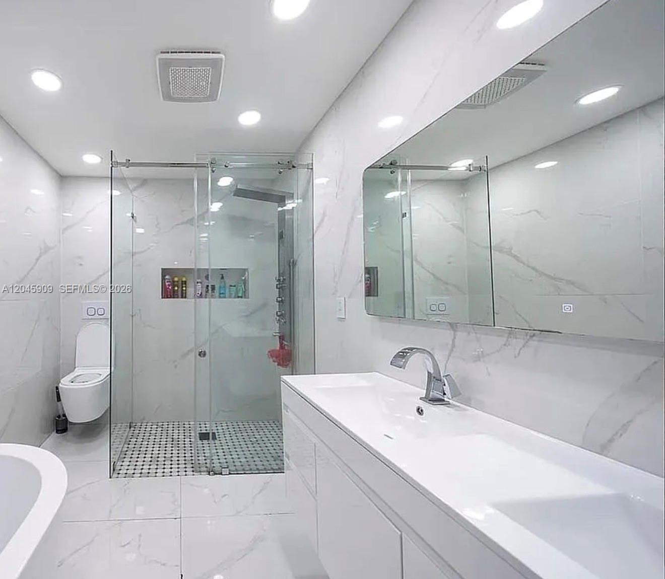 Ver detalles 18250 3 / 2 1988 sq. ft. $ 2026-08-12 0 foto