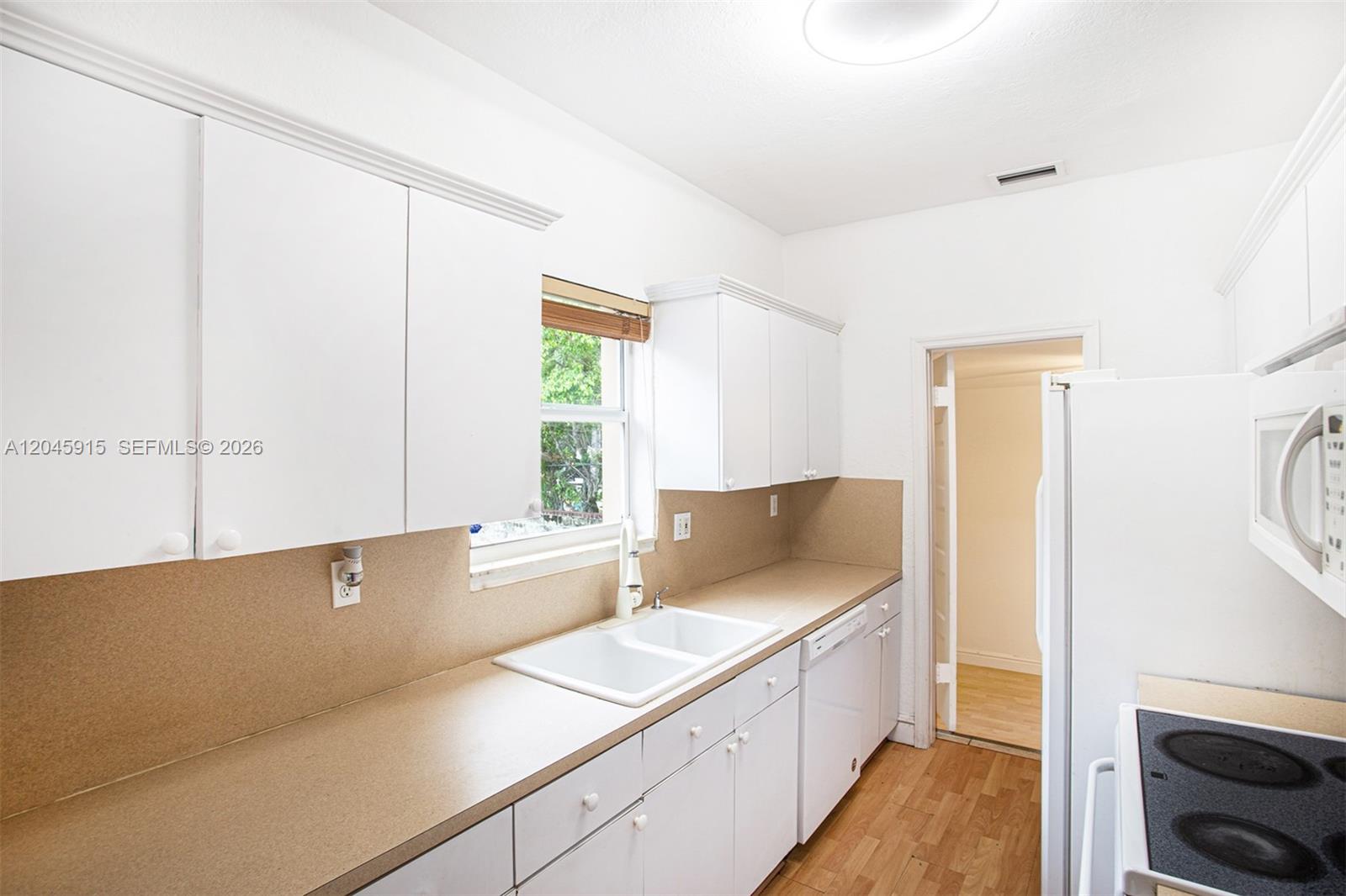   /   sq. ft. $ 2026-06-30 0 foto