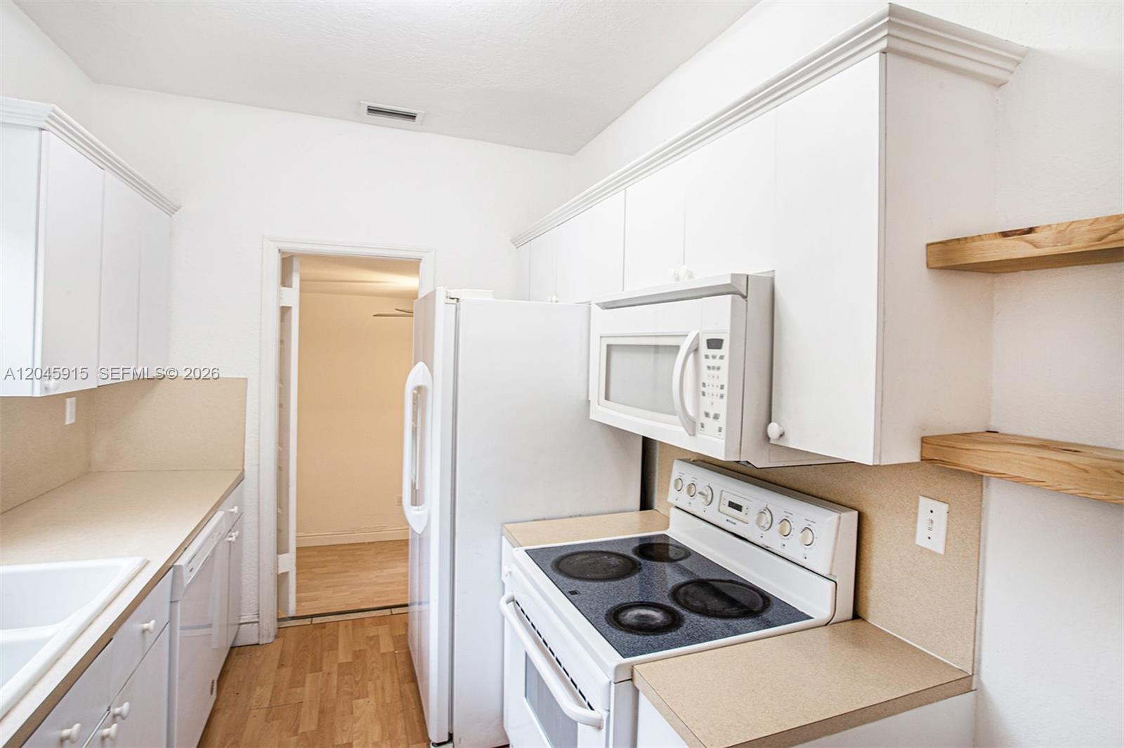   /   sq. ft. $ 2026-06-30 0 foto