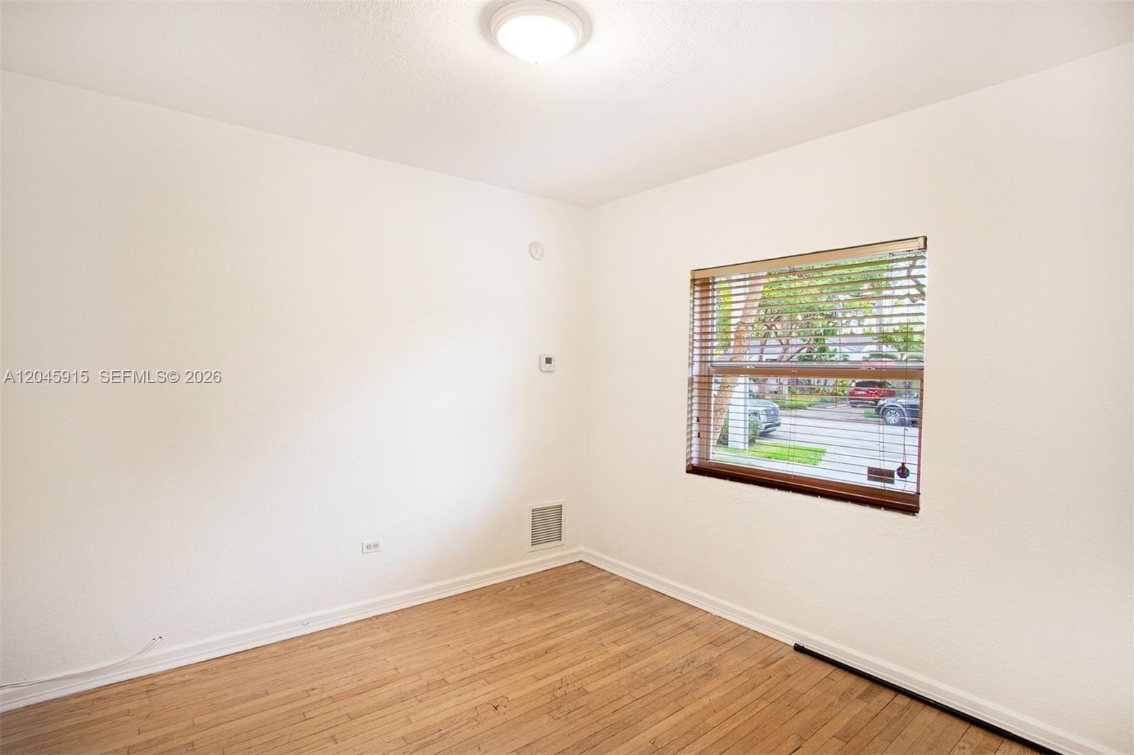   /   sq. ft. $ 2026-06-30 0 foto