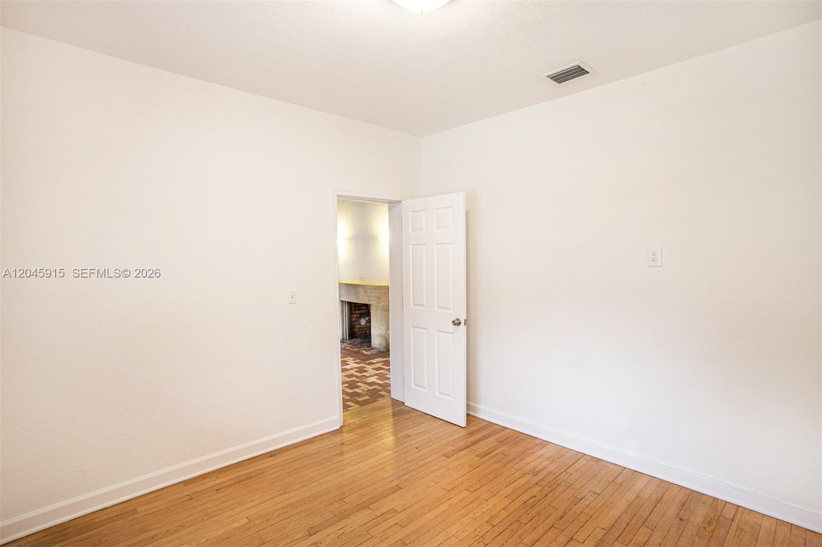  /   sq. ft. $ 2026-06-30 0 foto