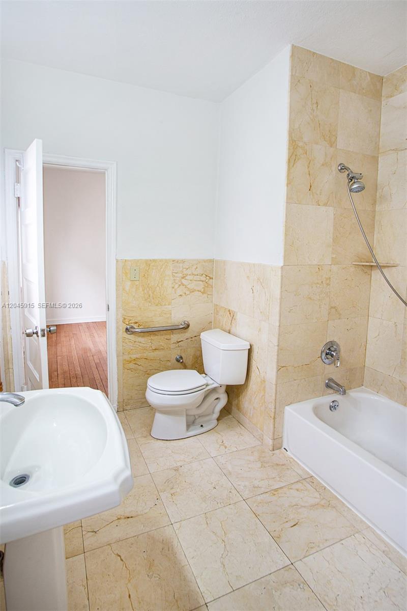   /   sq. ft. $ 2026-06-30 0 foto