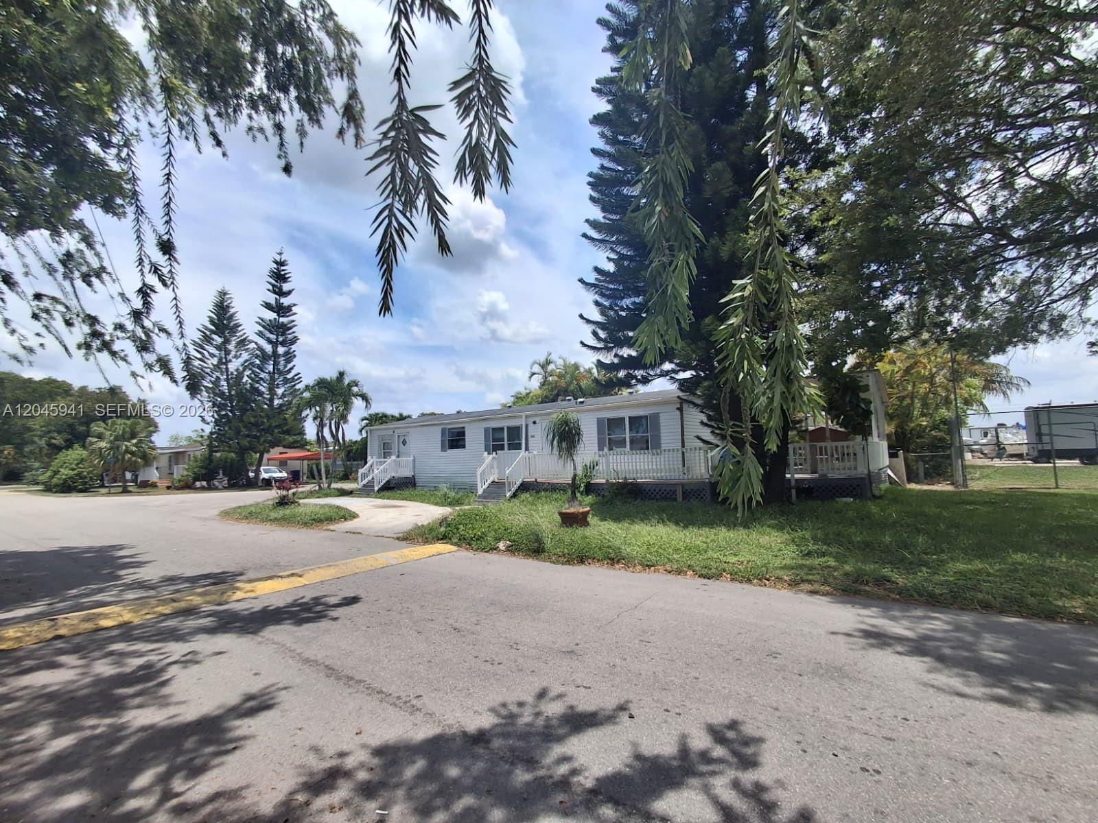 Ver detalles 3 / 2 1430 sq. ft. $ 2026-08-17 0 foto