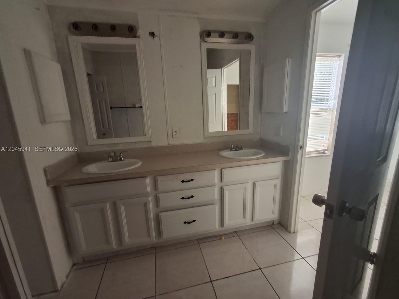 Ver detalles 3 / 2 1430 sq. ft. $ 2026-08-17 0 foto