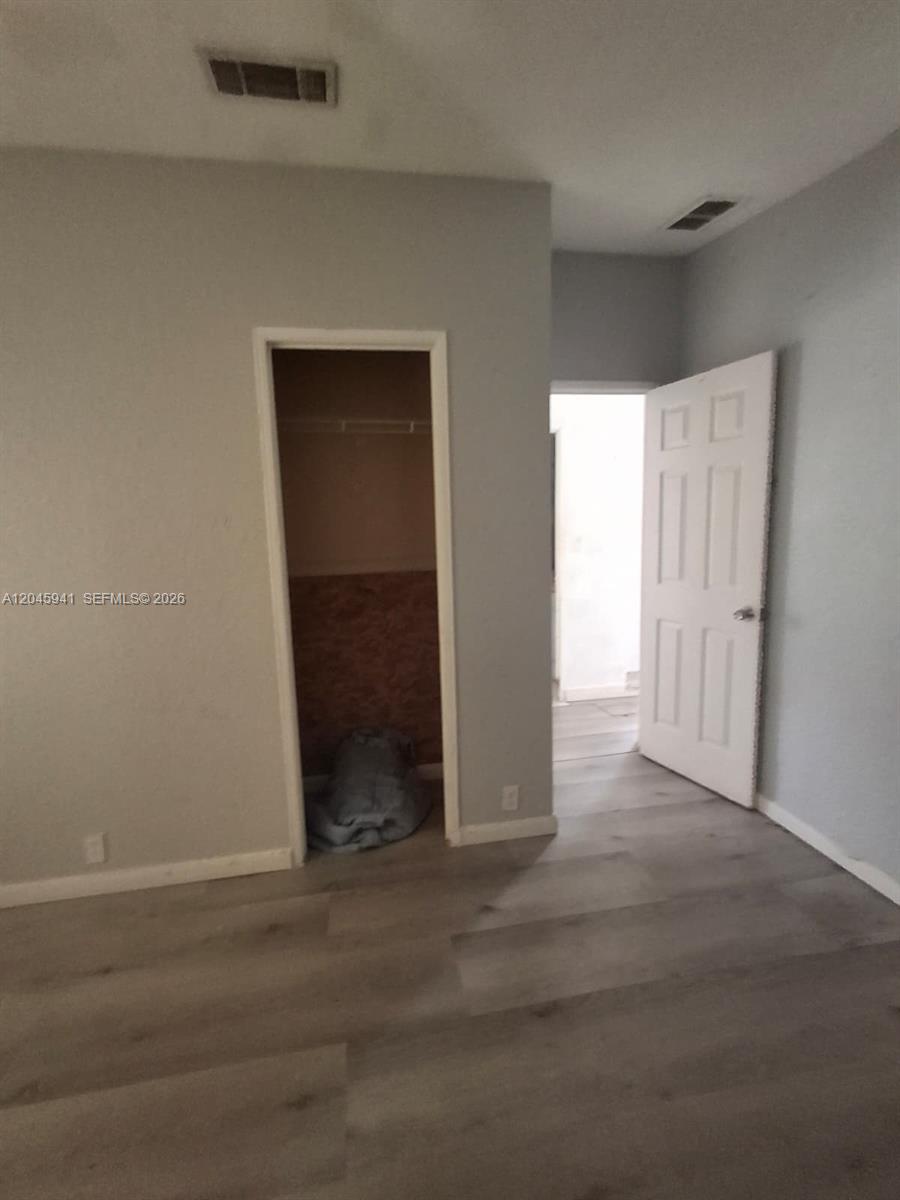 Ver detalles 3 / 2 1430 sq. ft. $ 2026-08-17 0 foto