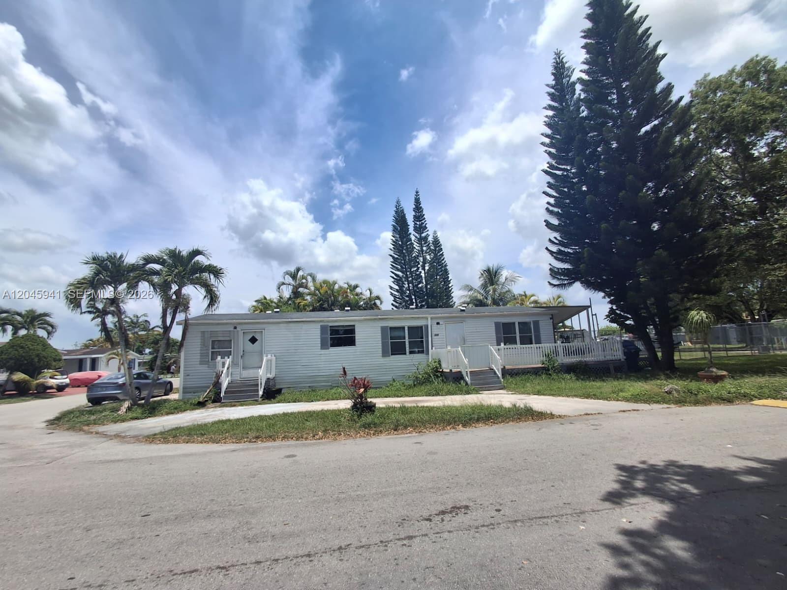 Ver detalles 3 / 2 1430 sq. ft. $ 2026-08-17 0 foto