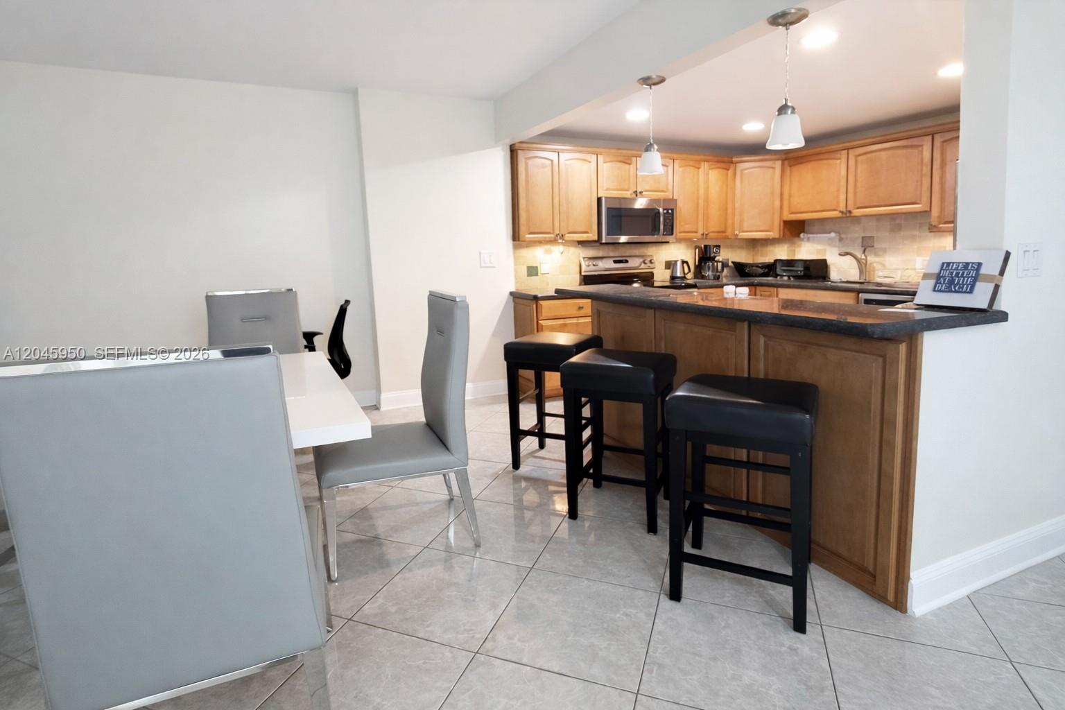 Photo of 2101 Ocean Dr  #606, Hollywood, Florida, 33019 - 