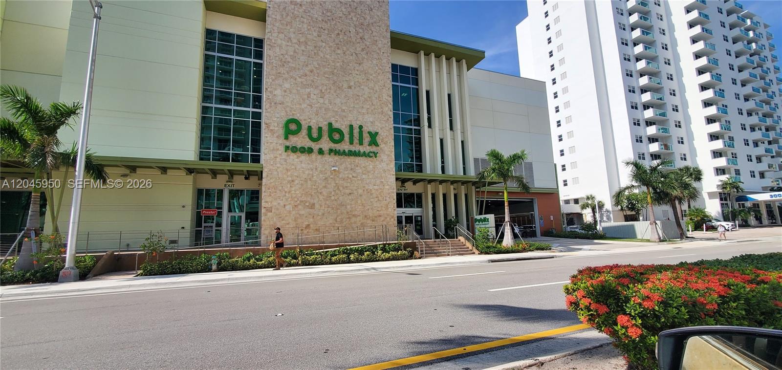Photo of 2101 Ocean Dr  #606, Hollywood, Florida, 33019 - Right down the block from the apartment, a newly built Publix supermarket.