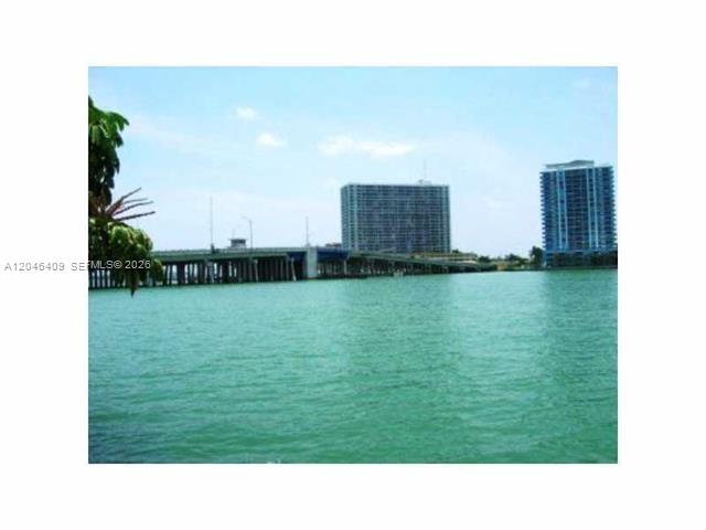   /   кв.футов $ 2026-07-01 0 Фото