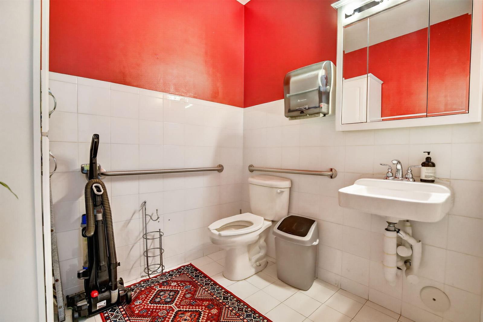Ver detalles 103a / 0 sq. ft. $ 2026-07-02 0 foto