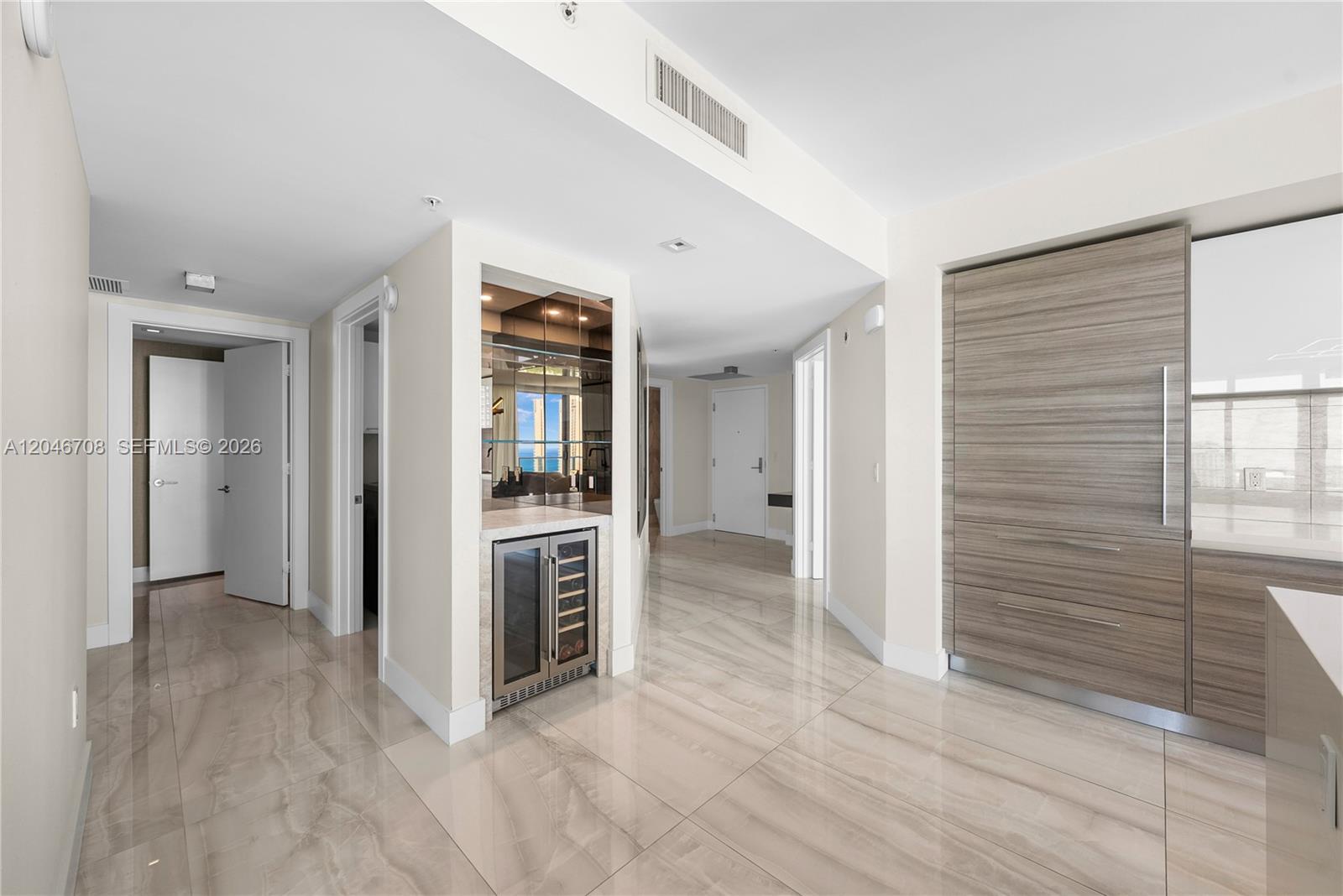 5-1708 3 / 4 1892 sq. ft. $ 2026-07-01 0 foto