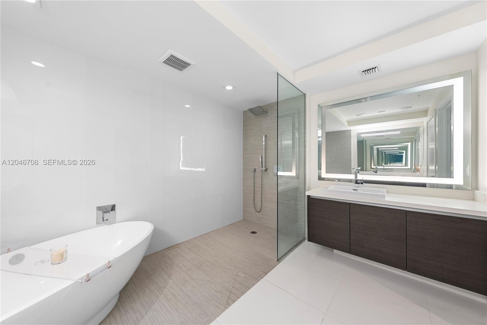 5-1708 3 / 4 1892 sq. ft. $ 2026-07-01 0 foto