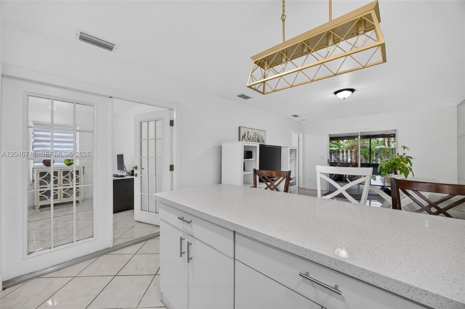 738 4 / 2 1116 sq. ft. $ 2026-07-01 0 foto