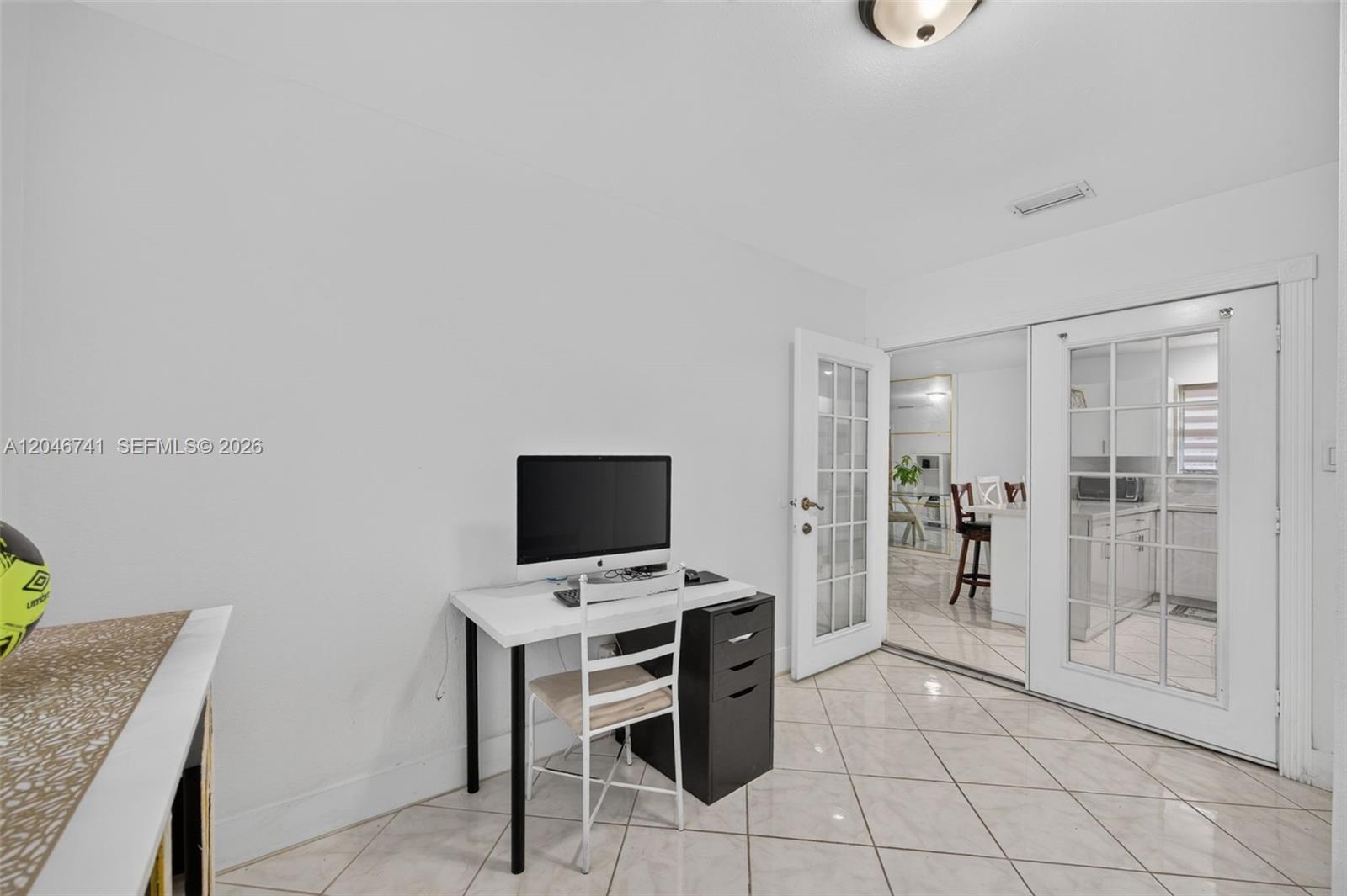 738 4 / 2 1116 sq. ft. $ 2026-07-01 0 foto