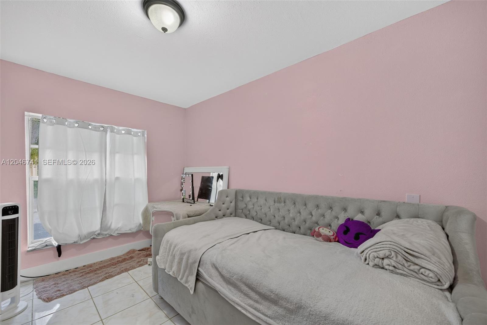 738 4 / 2 1116 sq. ft. $ 2026-07-01 0 foto