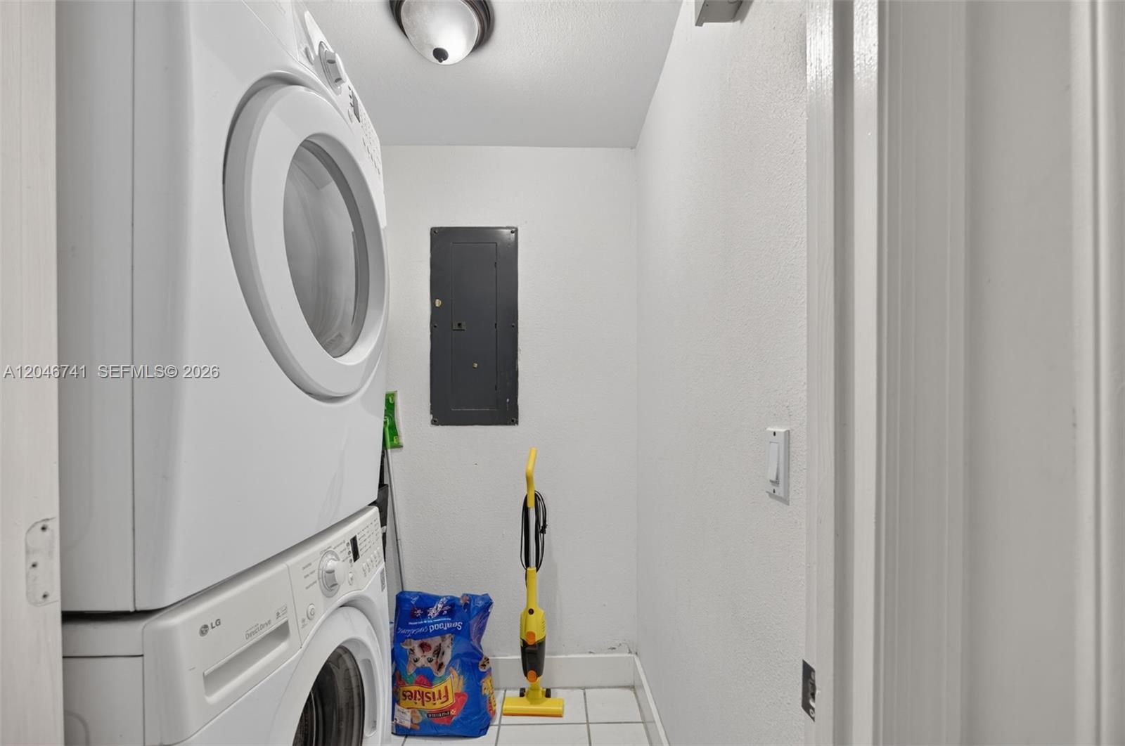 738 4 / 2 1116 sq. ft. $ 2026-07-01 0 foto