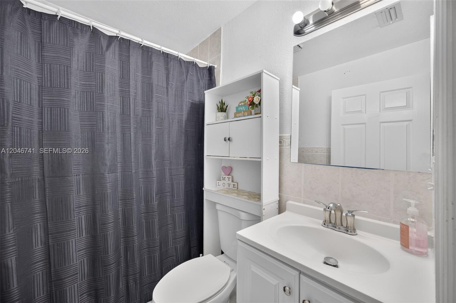 738 4 / 2 1116 sq. ft. $ 2026-07-01 0 foto