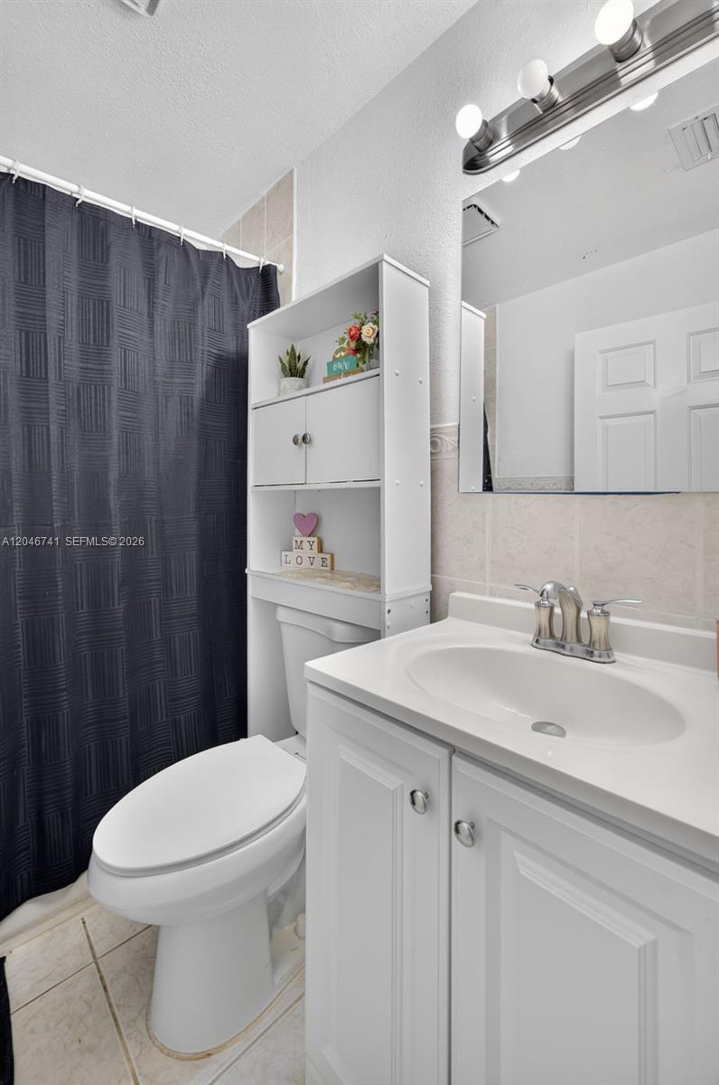 738 4 / 2 1116 sq. ft. $ 2026-07-01 0 foto