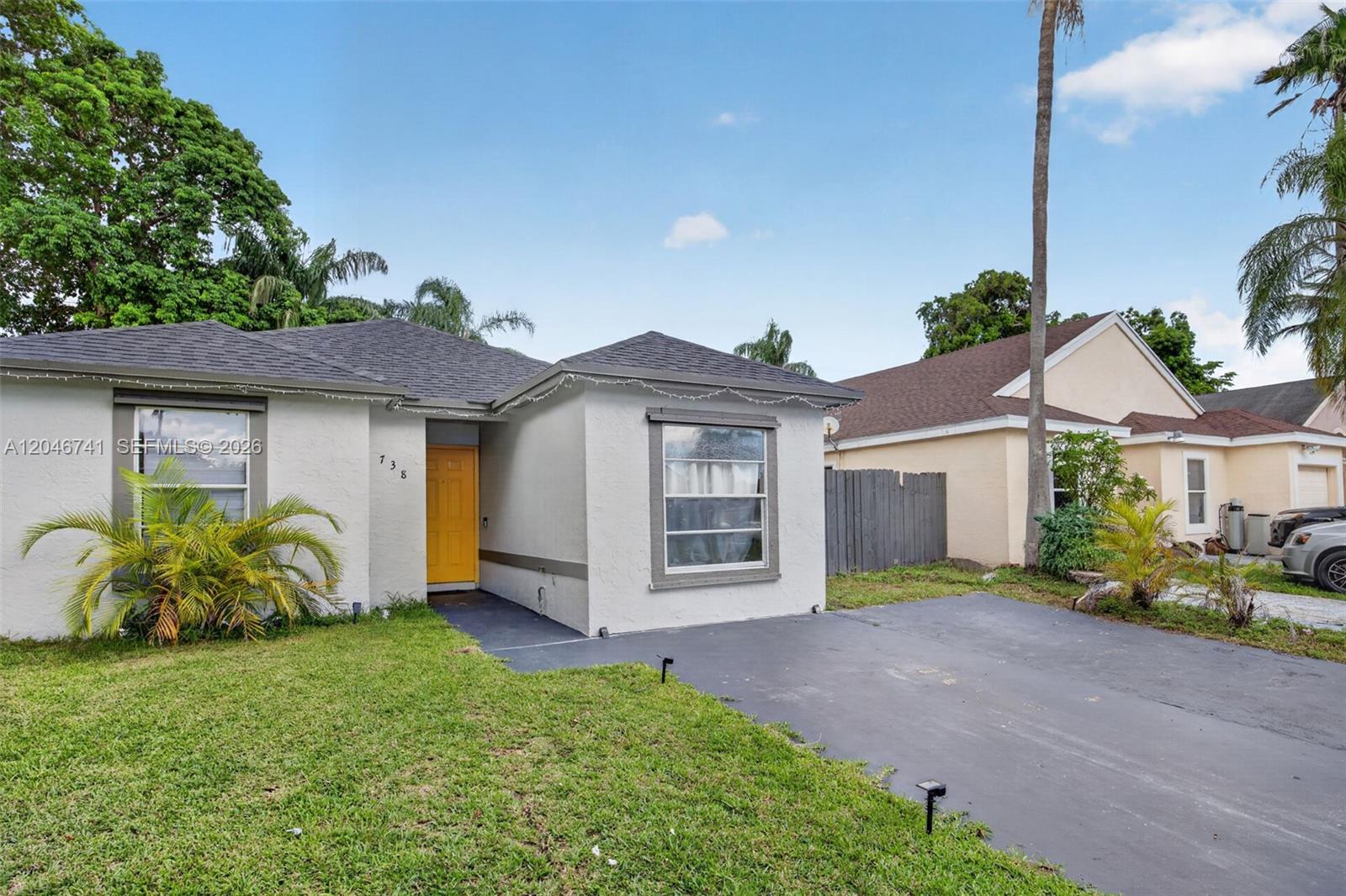 738 4 / 2 1116 sq. ft. $ 2026-07-01 0 foto