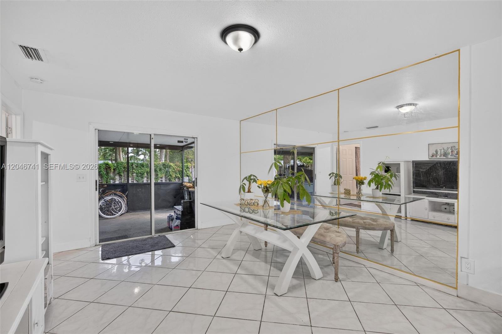 738 4 / 2 1116 sq. ft. $ 2026-07-01 0 foto