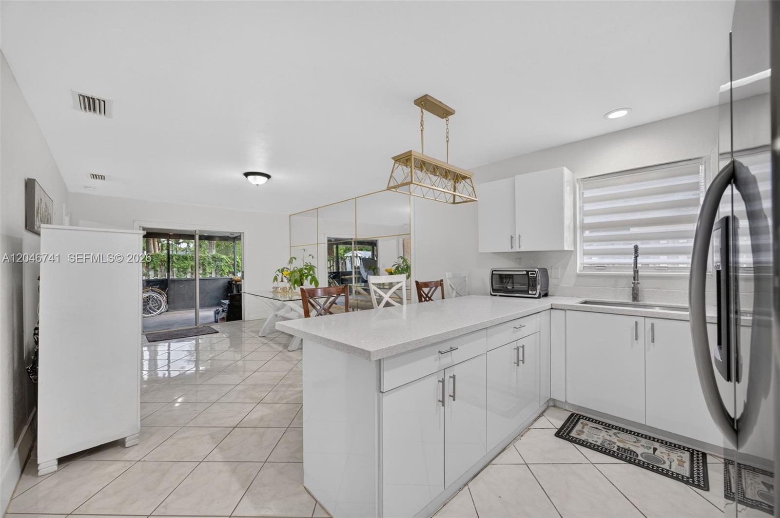 738 4 / 2 1116 sq. ft. $ 2026-07-01 0 foto