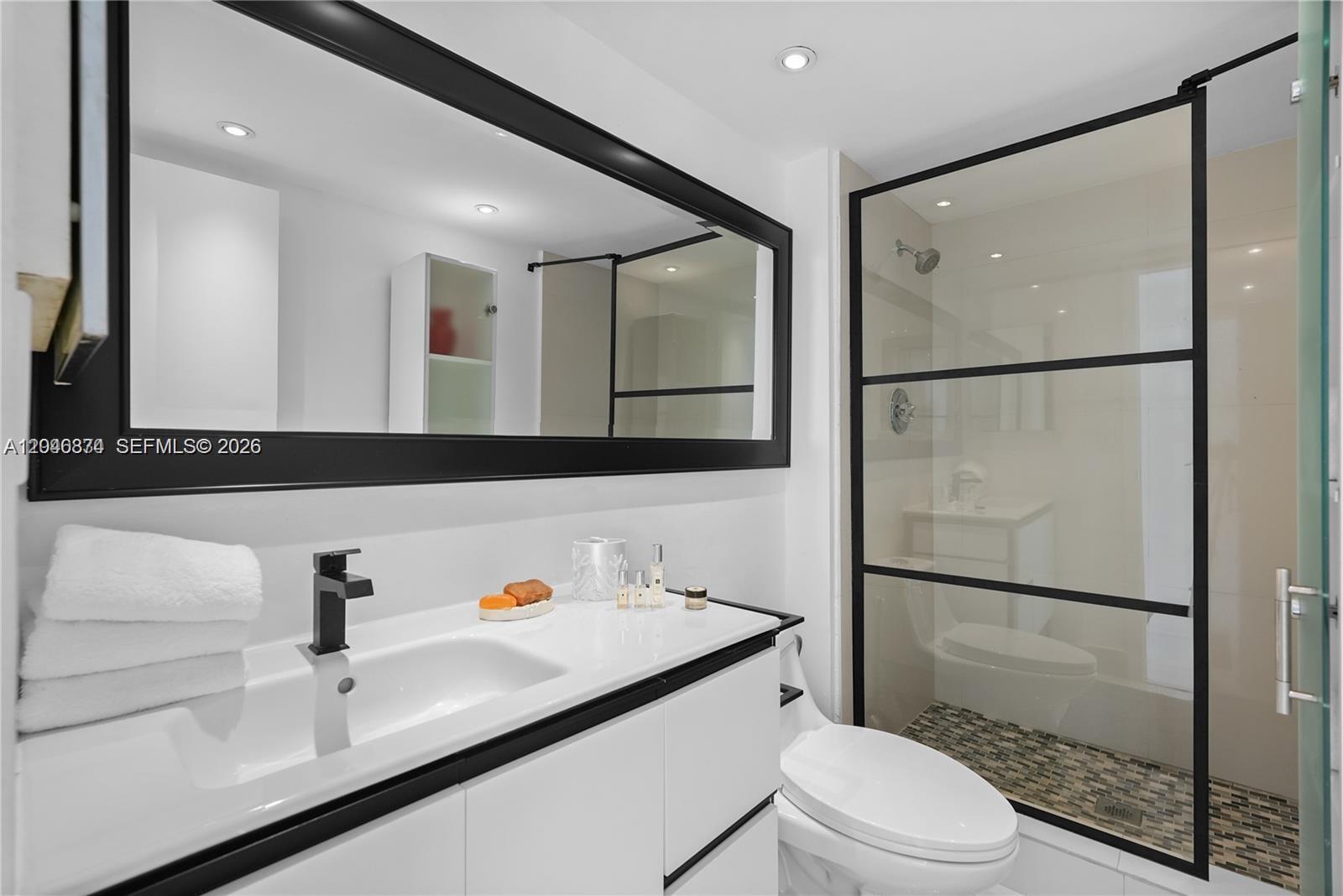 Photo of 20301 Country Club Dr #1226, Aventura, Florida, 33180 - 2nd Bathroom