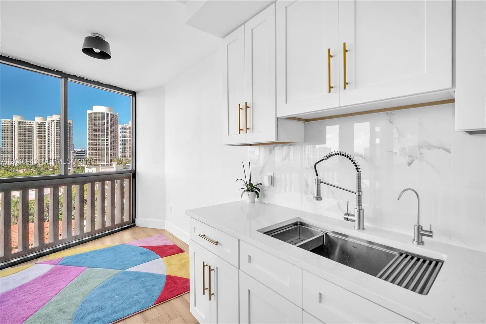Ver detalles 1206 3 / 3 1696 sq. ft. $ 2026-07-02 0 foto