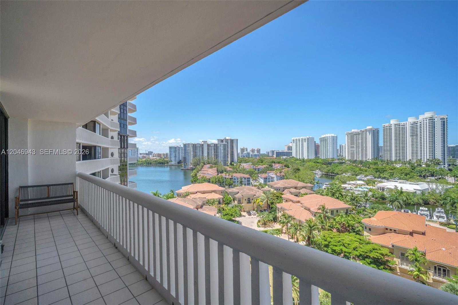 Ver detalles 1206 3 / 3 1696 sq. ft. $ 2026-07-02 0 foto