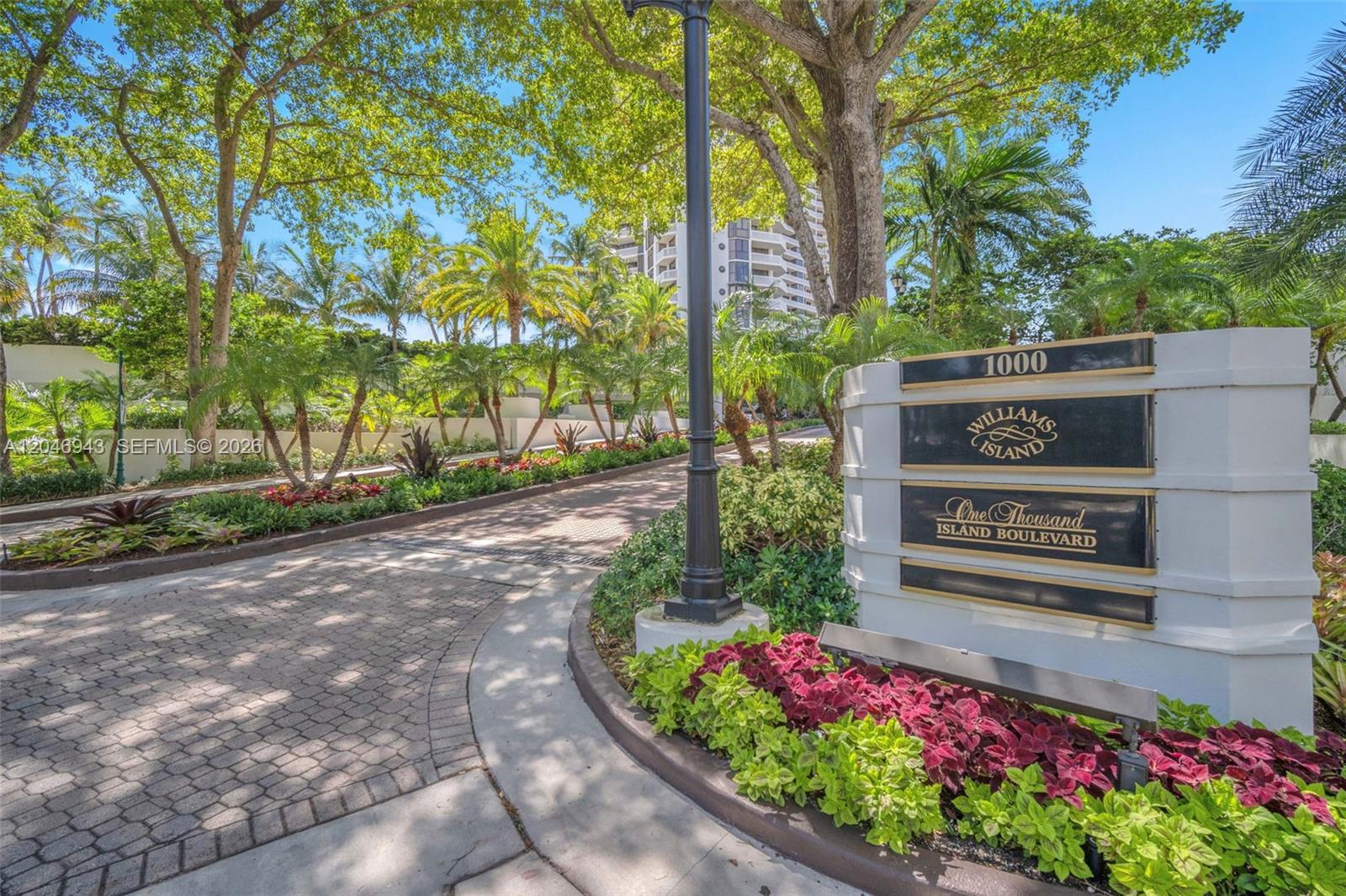 Ver detalles 1206 3 / 3 1696 sq. ft. $ 2026-07-02 0 foto
