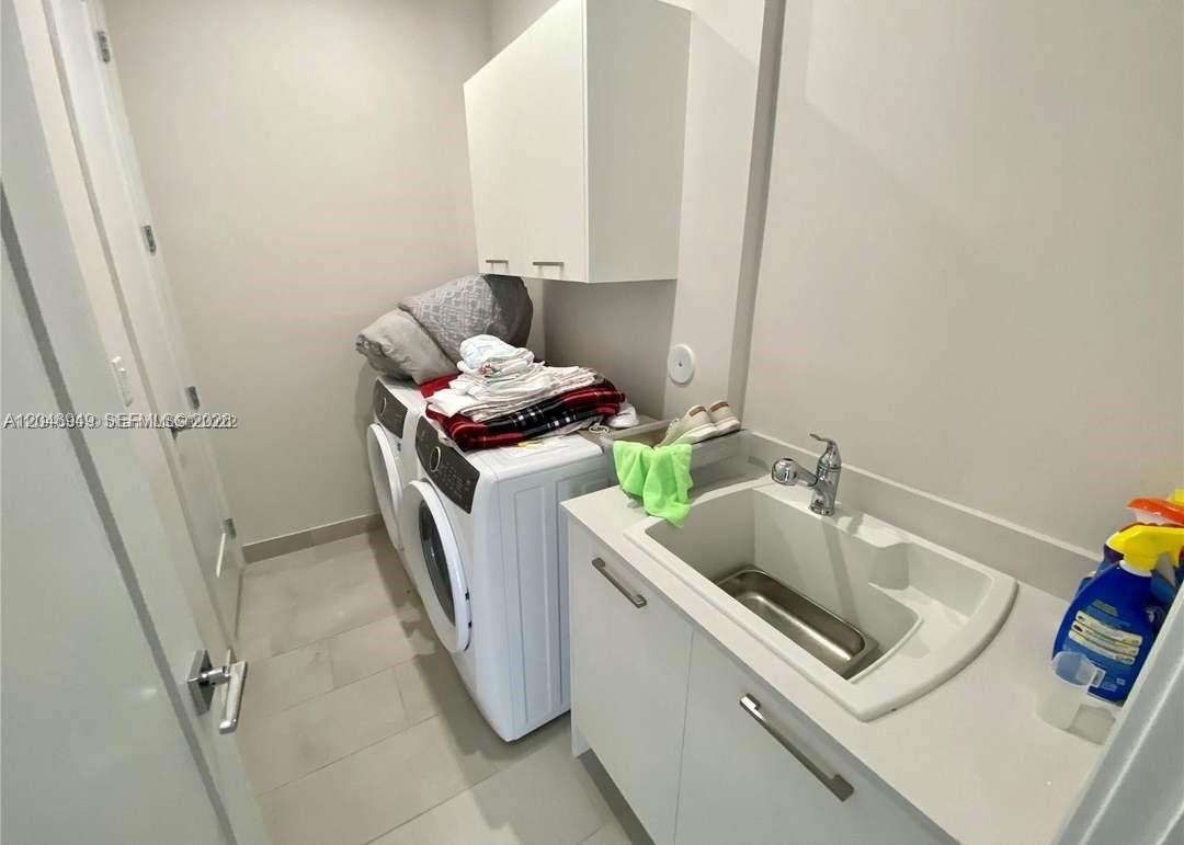 8256 4 / 4 2844 sq. ft. $ 2026-07-02 0 foto