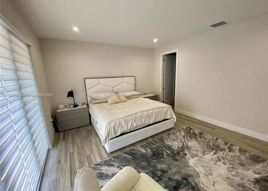 8256 4 / 4 2844 sq. ft. $ 2026-07-02 0 foto