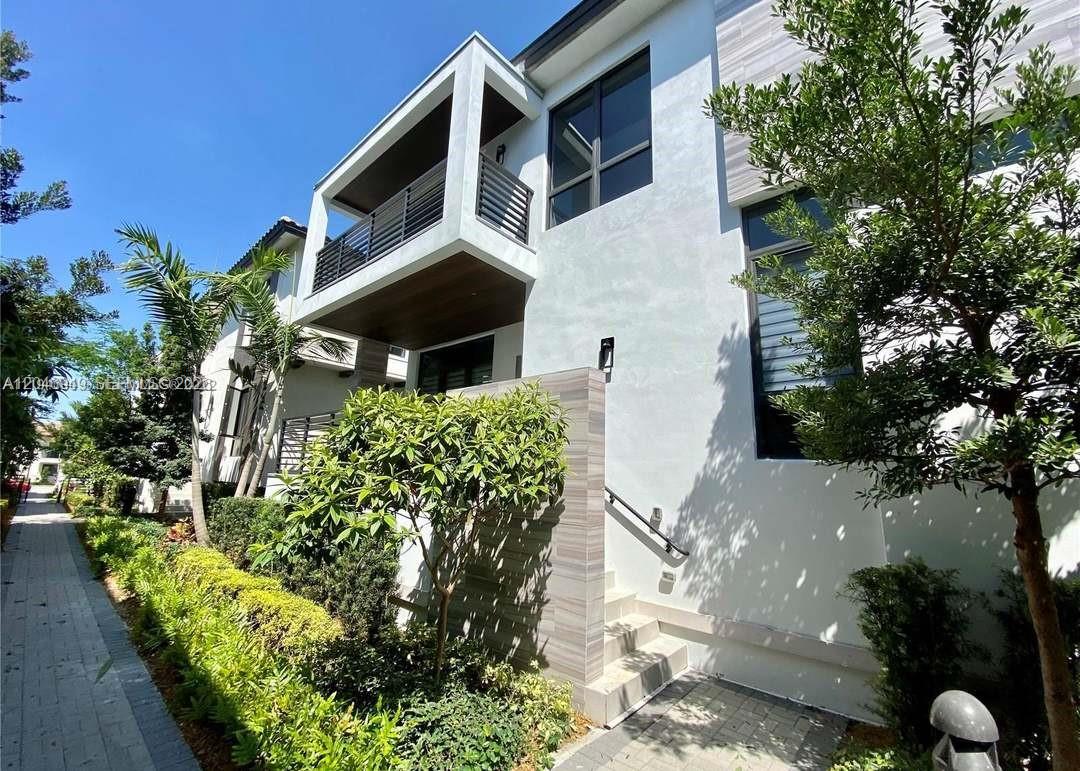 8256 4 / 4 2844 sq. ft. $ 2026-07-02 0 foto
