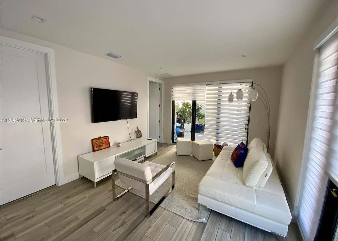 8256 4 / 4 2844 sq. ft. $ 2026-07-02 0 foto