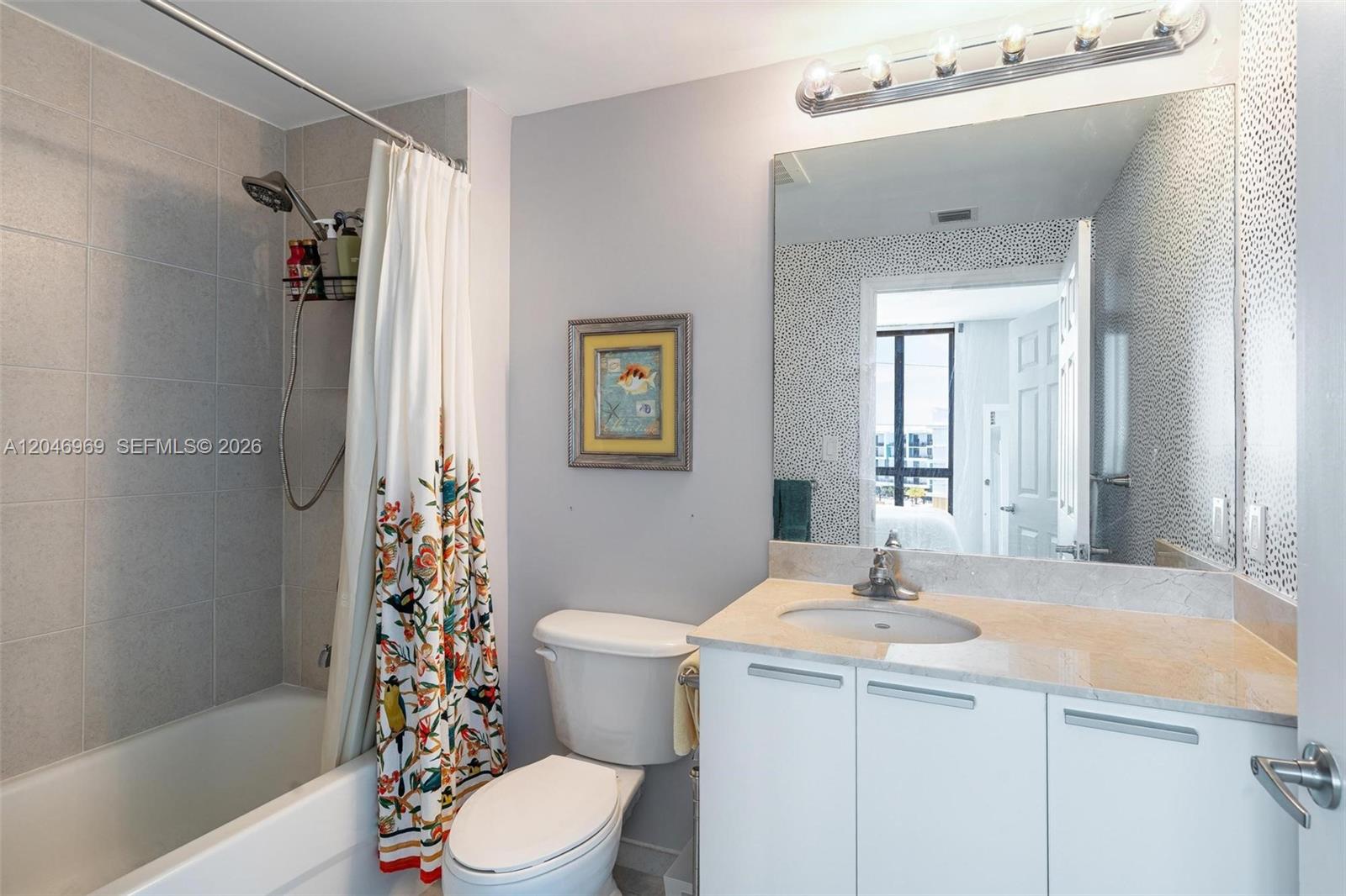 Photo of 140 Dixie Hwy #609, Hollywood, Florida, 33020 - SECOND BATHROOM