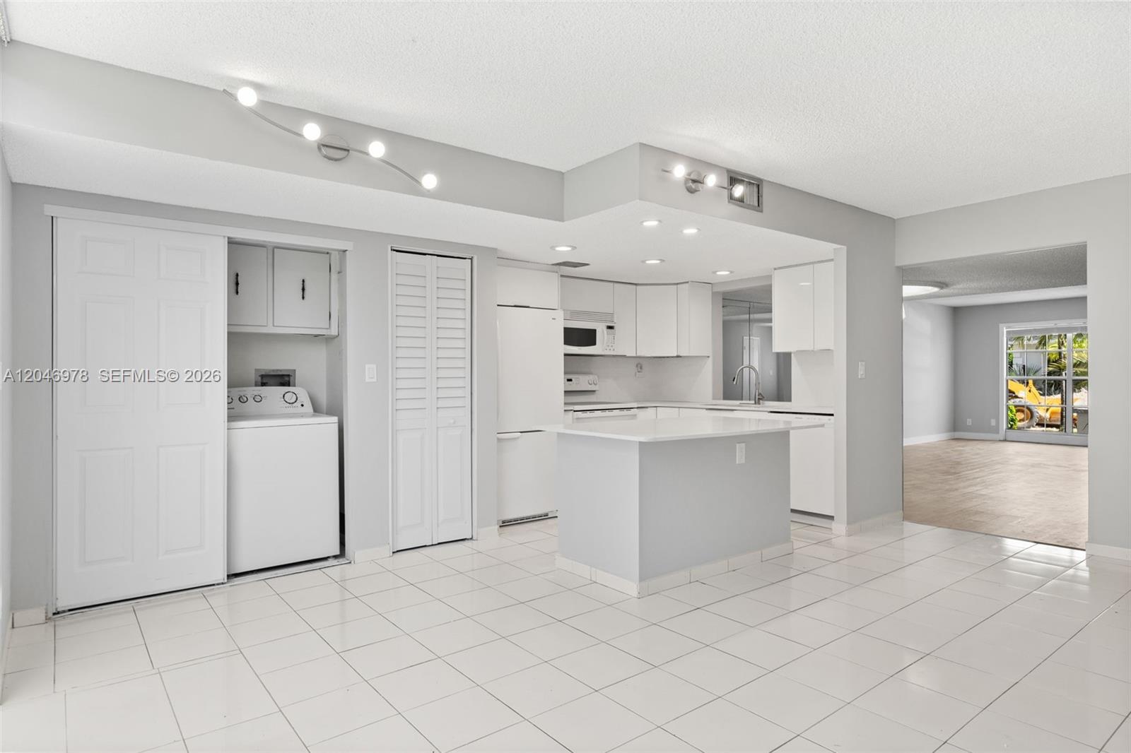 Photo of 2408 10th St #122, Hallandale Beach, Florida, 33009 -