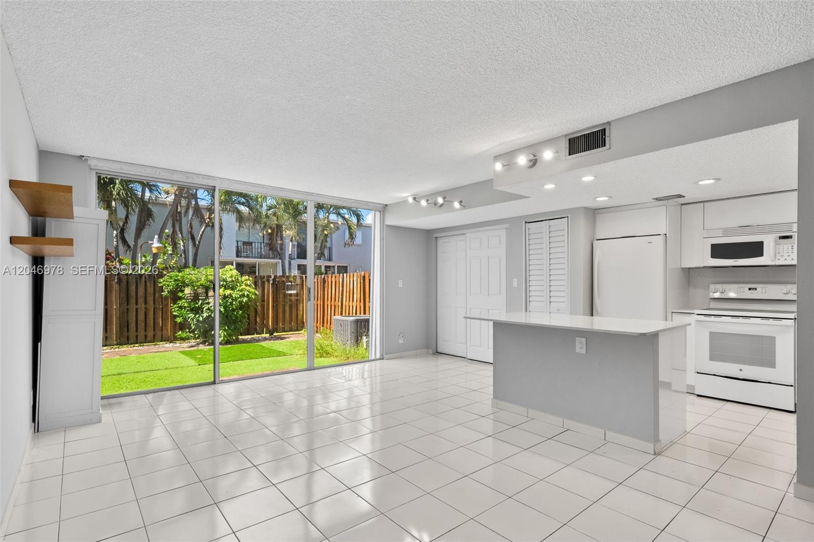 Photo of 2408 10th St #122, Hallandale Beach, Florida, 33009 -