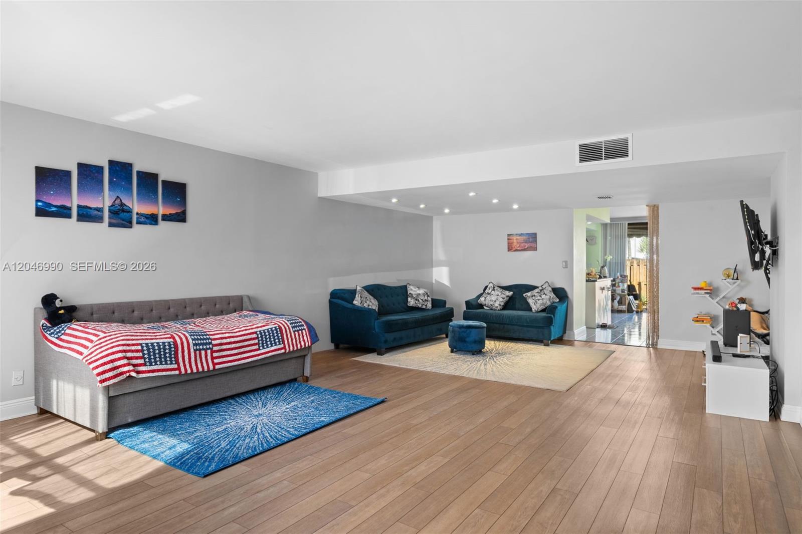 Photo of 801 27th Ave (801), Hallandale Beach, Florida, 33009 -