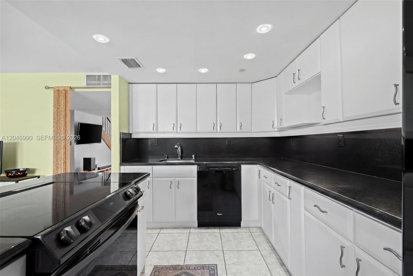 Photo of 801 27th Ave (801), Hallandale Beach, Florida, 33009 -